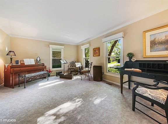 4th image of 2601 Mill Creek Ln