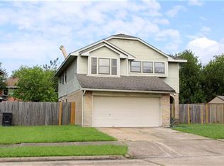 16326 San Mateo Dr, Houston, TX 77053