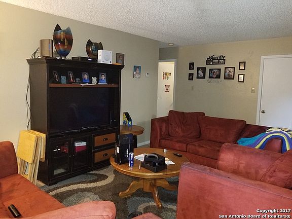 3rd image of 5906 Cliff Rock Dr
