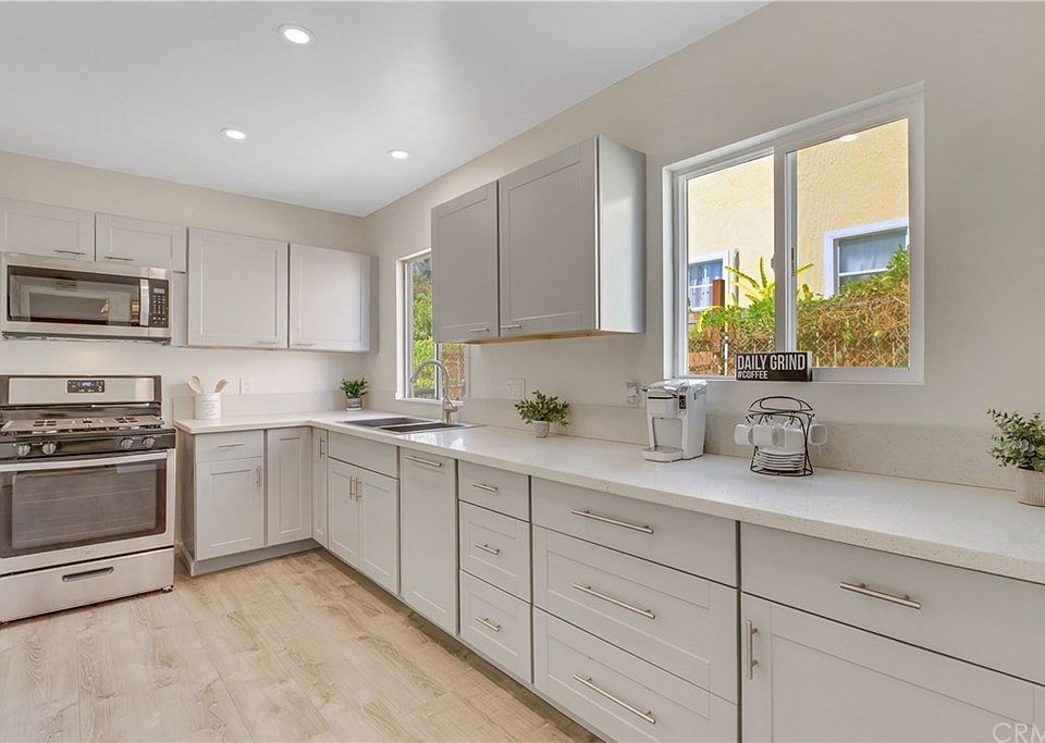 1st image of 2025 Vancouver Ave