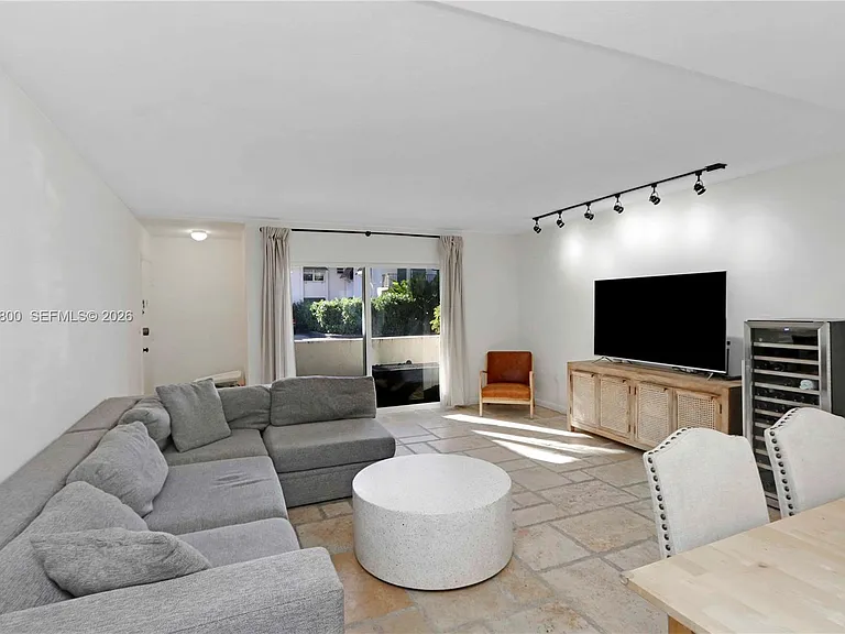 9394 SW 77th Ave #F4 — Photo 2
