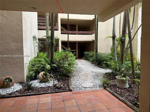 12455 SW 93rd Ter APT 204T, Miami, FL 33186