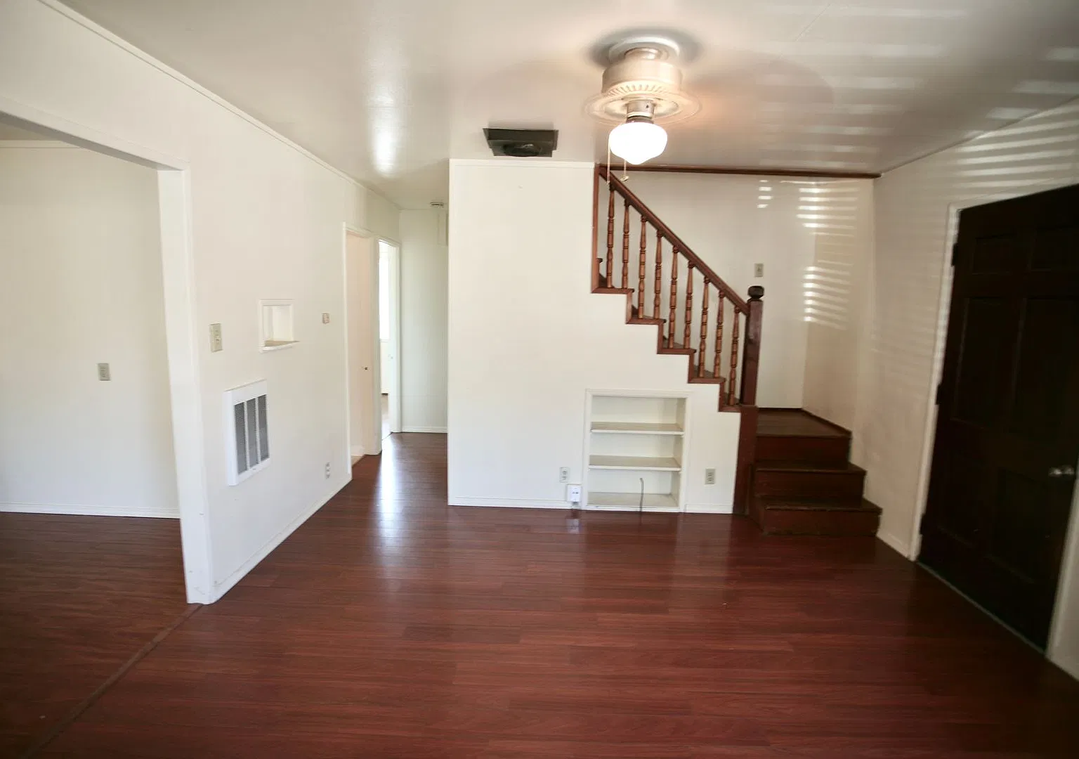 3 Br that is a little bit country — Photo 3