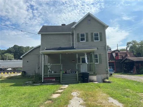 305 1st St, Sutersville, PA 15083
