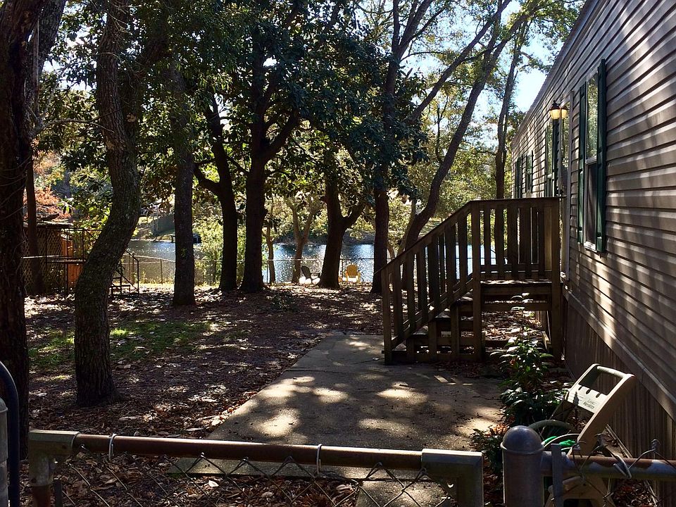 1st image of 1202 Bay Cir
