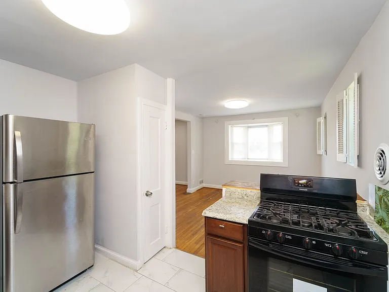 10024 Lorain Ave — Photo 12