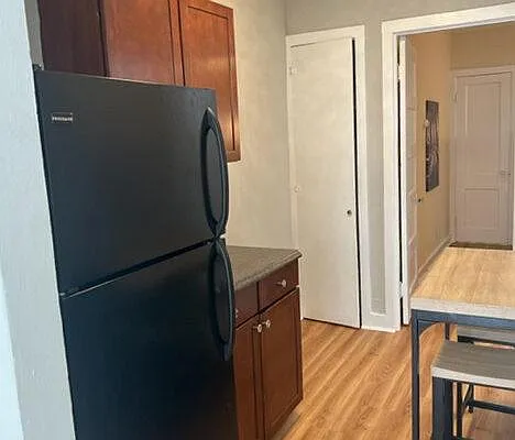 1009 Madison St #2 — Photo 8