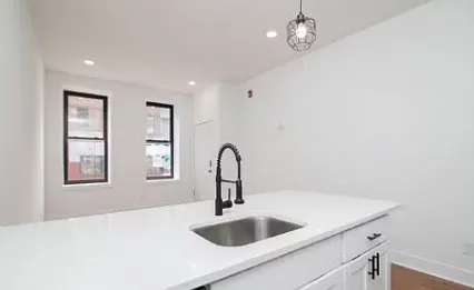 3033 W Diamond St #1 — Photo 4
