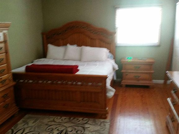 5th image of 19 Acorn Ave