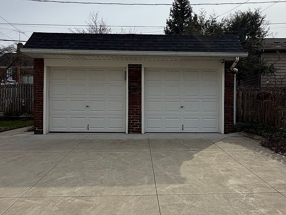 2nd image of 1917 Cypress Ave #2