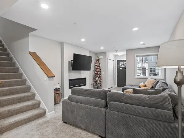 25584 3rd St W, Zimmerman, MN 55398