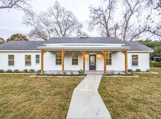 201 Paris St, Castroville, TX 78009