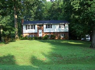 2702 Cromwell Rd, Greensboro, NC 27407