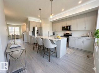 2035 160th St SW, Edmonton, AB T6W 4E7