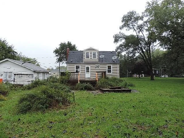 1721 E 158th St photo 1