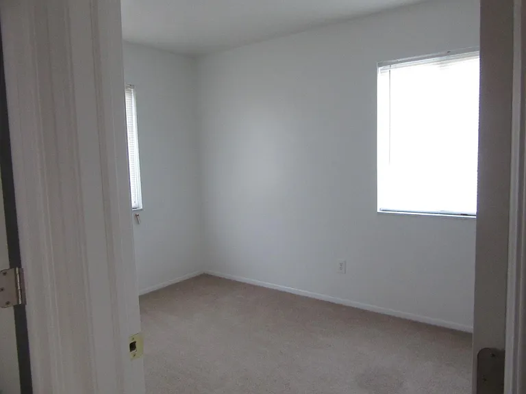 31819 Grifor Dr — Photo 3