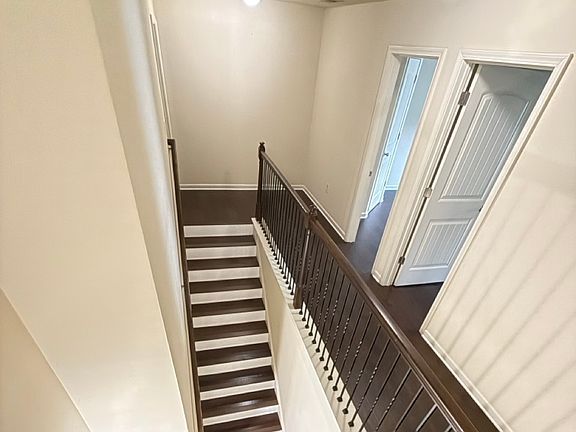 4th image of 578 Pine Ln