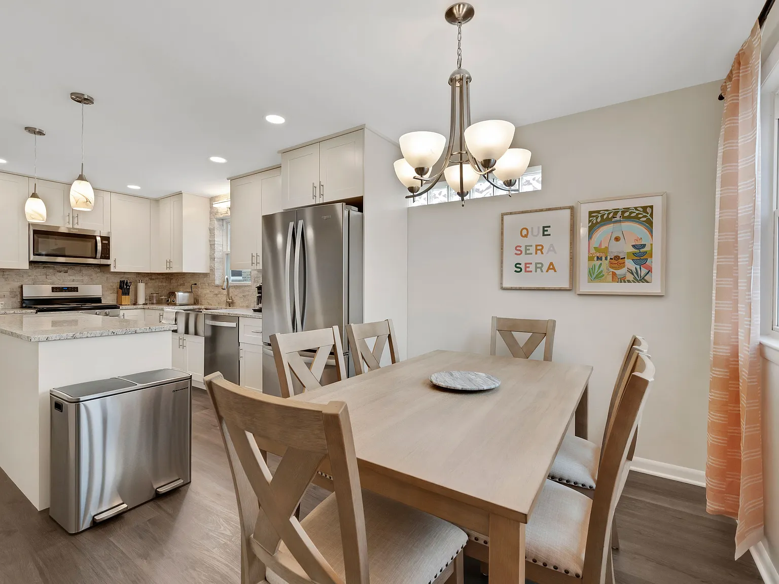 3 bed, 2.0 bath, 2046 sqft, $4,200 — Photo 4