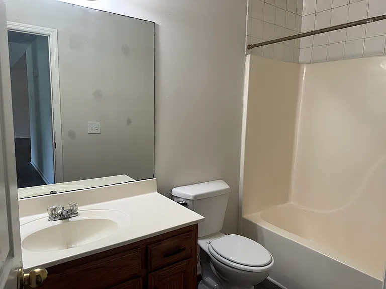 109 Sanders St — Photo 12