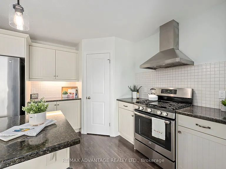 377 Beech St — Photo 12