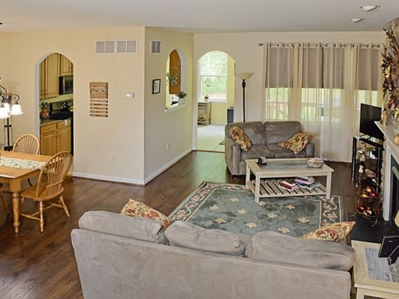 4th image of 8 Black Bear Ct