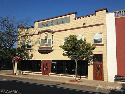 Desirable downtown location - walking distance to unique shops and fabulous restaurants