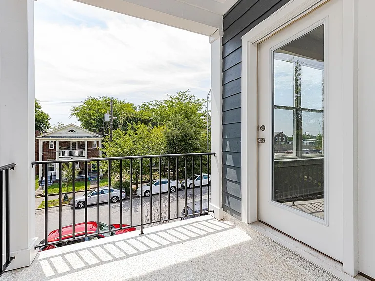 1529 Porter St #A — Photo 15
