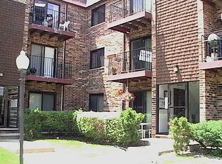 1791 W Algonquin Rd APT 2A, Mount Prospect, IL 60056