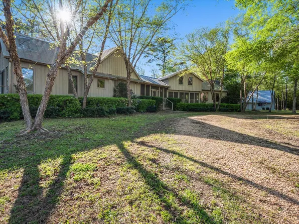 321 Go Go Rd, Poplarville, MS 39470