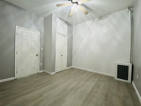 4th image of 394 Cornelia St Floor 1