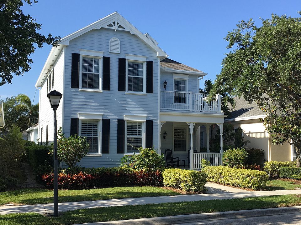 Next to park and walking distance to Beacon Cove Intermediat