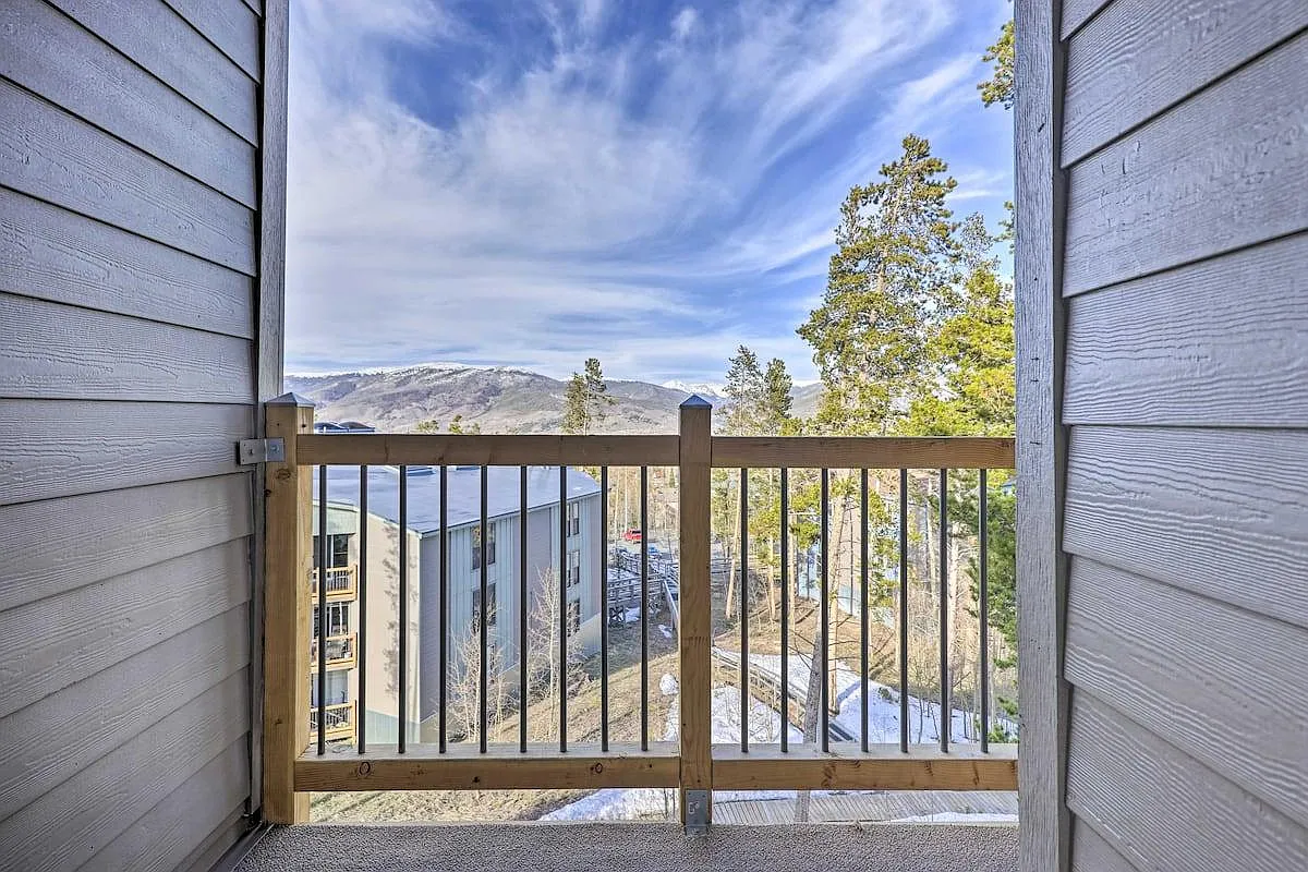 2300 Lodge Pole Cir — Photo 2