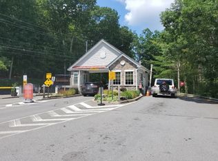 138 Brighton Dr, Bushkill, PA 18324