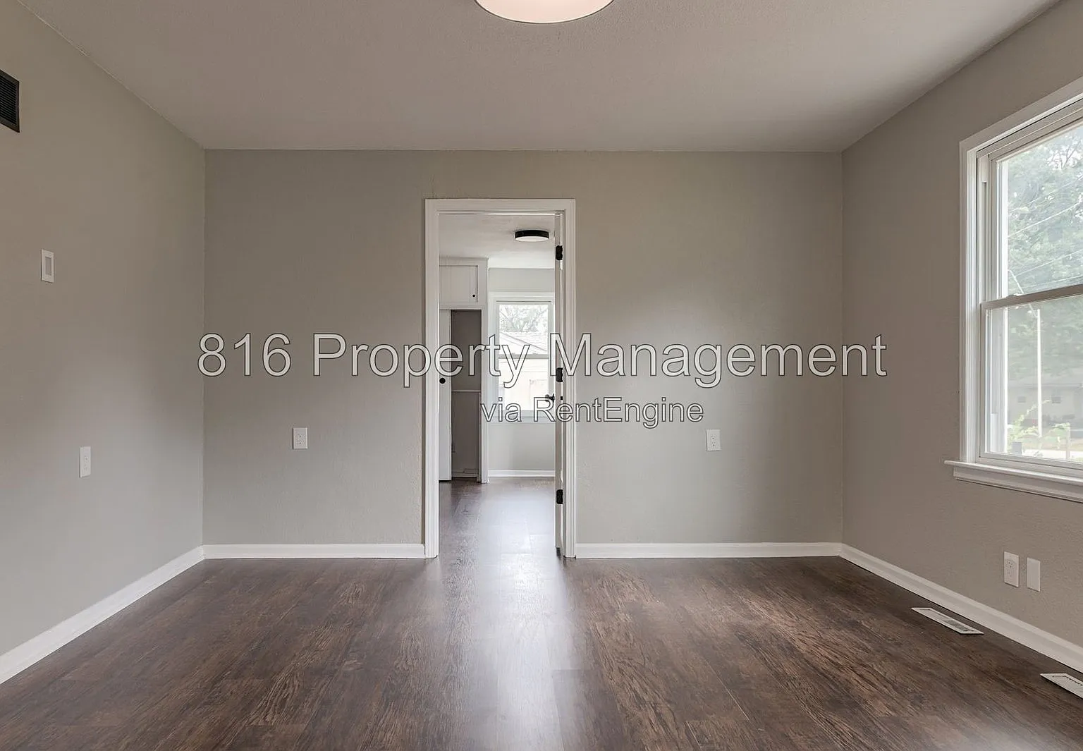 3 bed, 2.0 bath, 1105 sqft, $1,729 — Photo 3