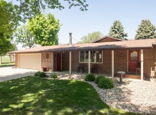 309 1st St, Hull, IA 51239