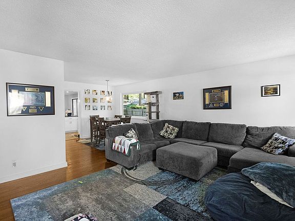3rd image of 3537 Sea Gull Rd