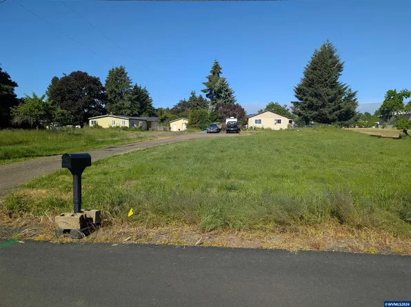 415 SE Hawthorne Ave, Dallas, OR 97338