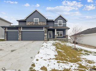 17012 Abigail St, Bennington, NE 68007