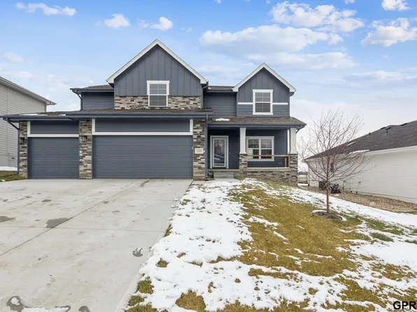 17012 Abigail St, Bennington, NE 68007