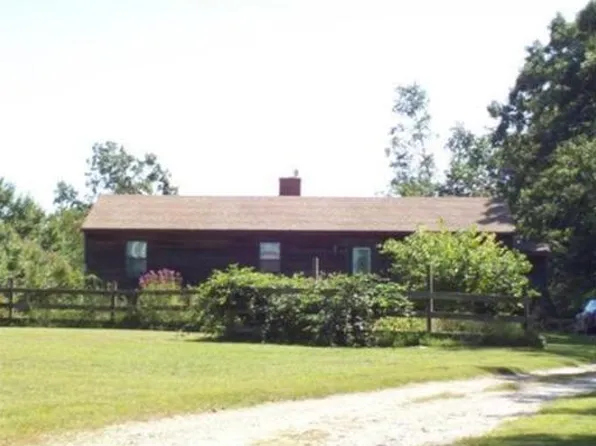 45 West St, Belchertown, MA 01007