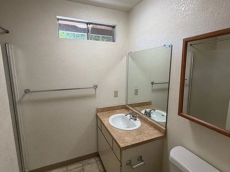 1448 Warner St — Photo 29