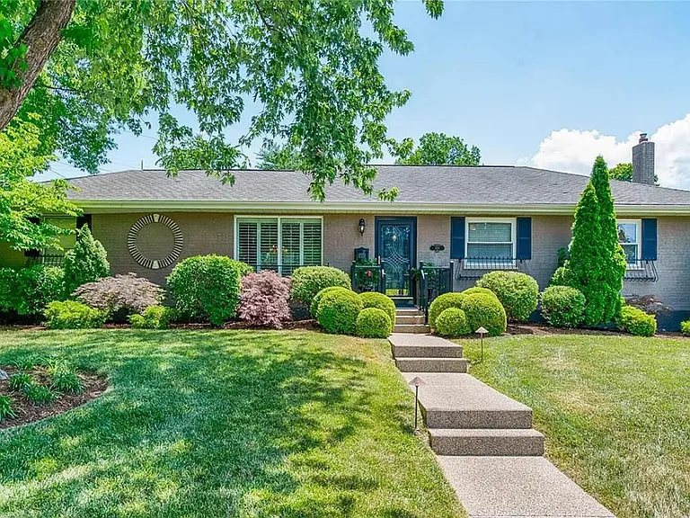 630 Langton Dr — Photo 2