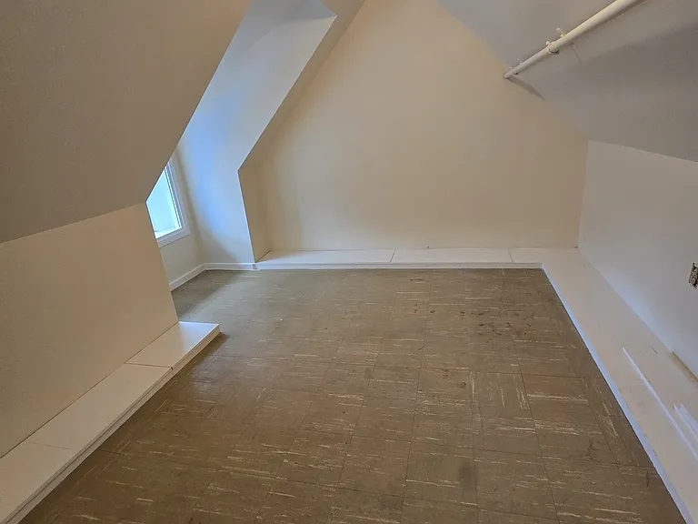 77 Rowe St #2 — Photo 18