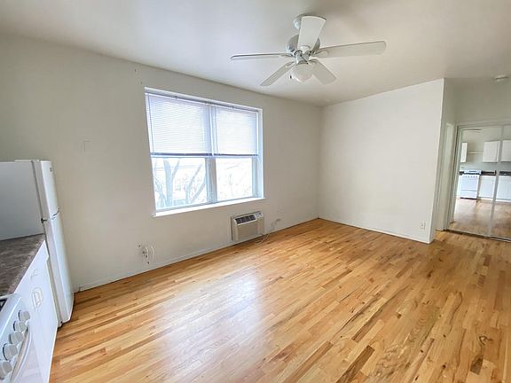 3rd image of 5957-59 N Kenmore Ave #512
