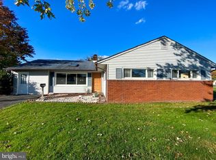 2 W Stephen Dr, Newark, DE 19713