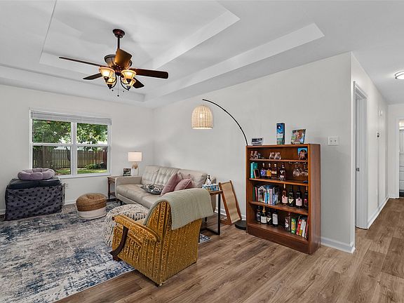5th image of 7455 Redwood Ln