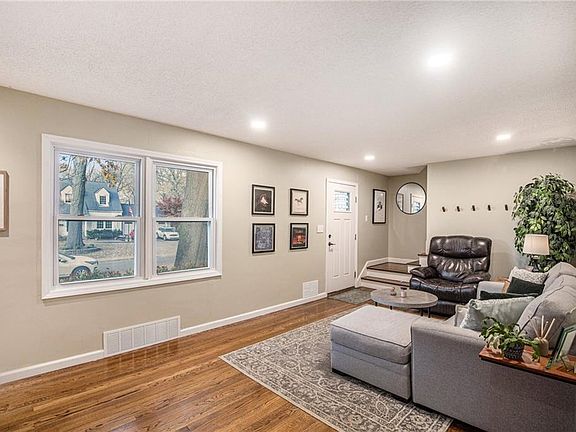 5th image of 5715 Ash Dr