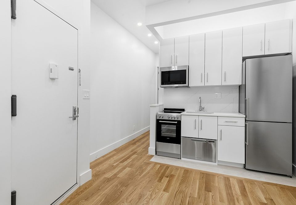 1st image of 9 Stanton St APT 1C