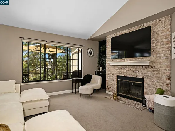 5012 Lakeview Dr Unit 201, San Ramon, CA 94582