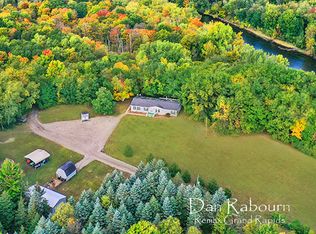 11197 S Trillium Rdg, Grant, MI 49327